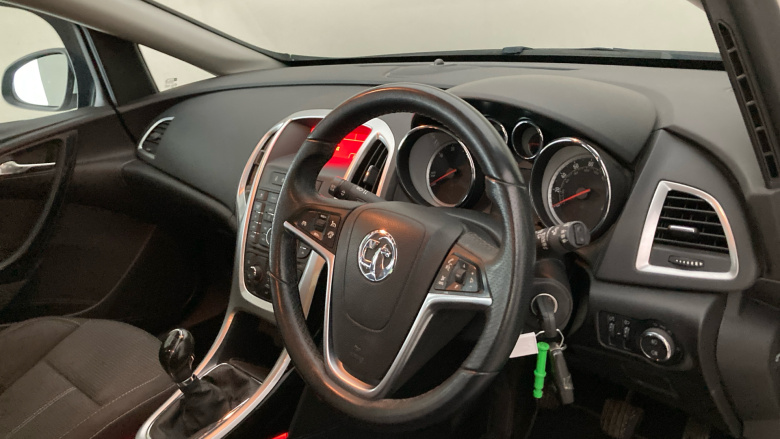 Vauxhall Astra 2.0 CDTi 16V ecoFLEX SRi 5dr Diesel Hatchback